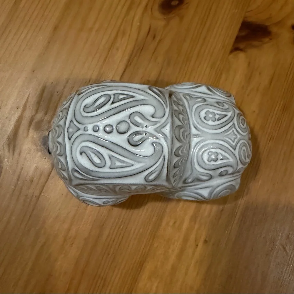 Jonathan Adler VW ornament no chips or cracks